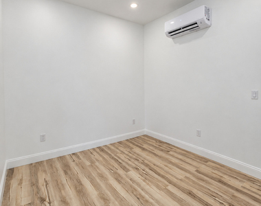 170 Pearl Street - Photo Thumbnail 3