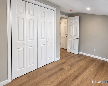 206 Jefferson Street - Photo Thumbnail 8