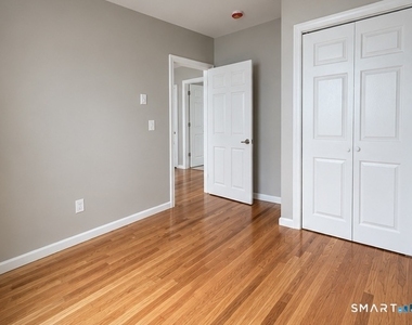 206 Jefferson Street - Photo Thumbnail 7