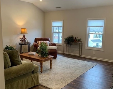 168c Greenwood Avenue - Photo Thumbnail 7