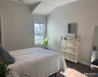 168c Greenwood Avenue - Photo Thumbnail 3