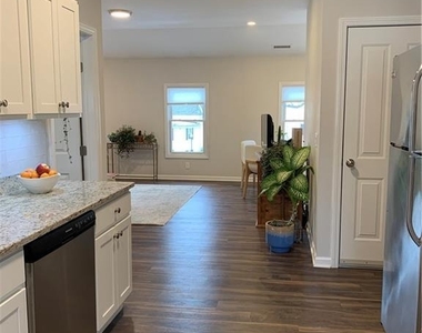 168c Greenwood Avenue - Photo Thumbnail 4