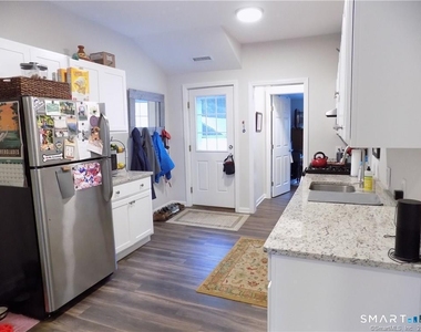 168c Greenwood Avenue - Photo Thumbnail 8