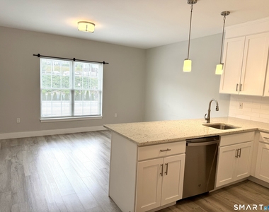 502 Howe Avenue - Photo Thumbnail 10