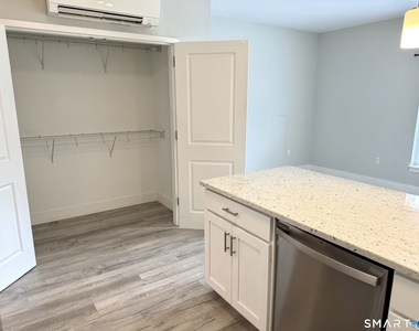 502 Howe Avenue - Photo Thumbnail 11