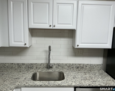 2315 Cromwell Hills Drive - Photo Thumbnail 5