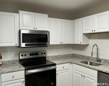 2315 Cromwell Hills Drive - Photo Thumbnail 3