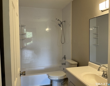 2315 Cromwell Hills Drive - Photo Thumbnail 11