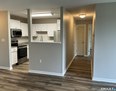 2315 Cromwell Hills Drive - Photo Thumbnail 10