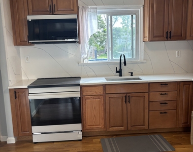 691 Second Avenue - Photo Thumbnail 3