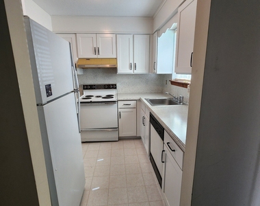 71 Bentwood Drive - Photo Thumbnail 3