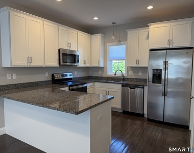 39 Eden Avenue - Photo Thumbnail 2
