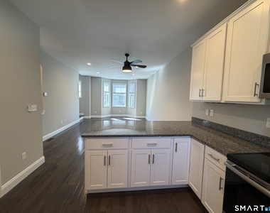 39 Eden Avenue - Photo Thumbnail 5