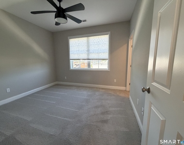 39 Eden Avenue - Photo Thumbnail 8