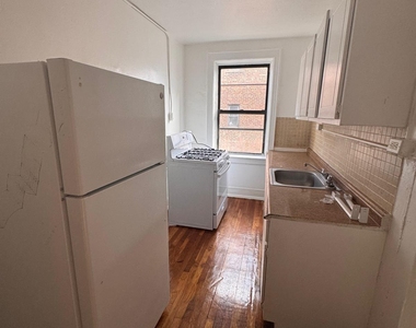 40 Sanford Place - Photo Thumbnail 1