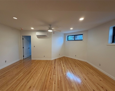252 Main Street - Photo Thumbnail 3