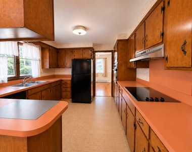 240 Ridgefield Road - Photo Thumbnail 13