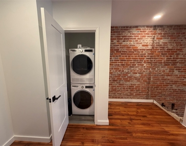 252 Main Street - Photo Thumbnail 6