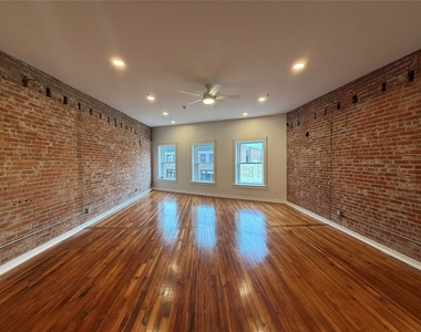 252 Main Street - Photo Thumbnail 1