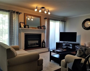 447 Summerhaven Drive N - Photo Thumbnail 3