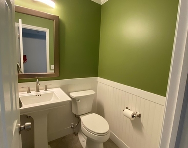 447 Summerhaven Drive N - Photo Thumbnail 8