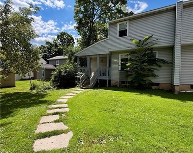 722 Oswego Street - Photo Thumbnail 2