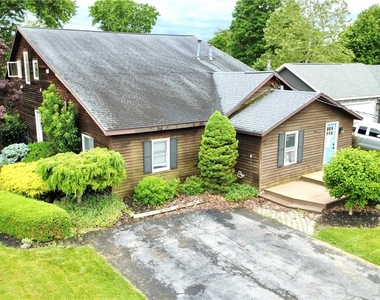 3582 Koenig Point Drive - Photo Thumbnail 2