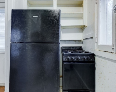8 Rowley Street - Photo Thumbnail 10
