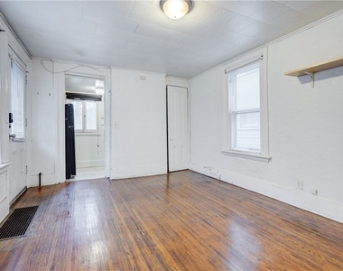 8 Rowley Street - Photo Thumbnail 7