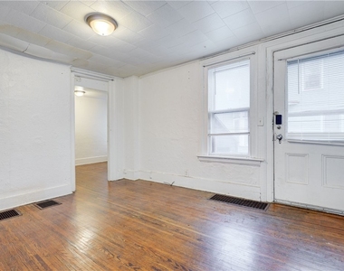 8 Rowley Street - Photo Thumbnail 5