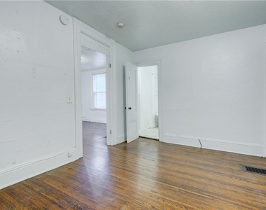 8 Rowley Street - Photo Thumbnail 13