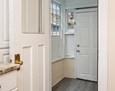 364 Rosewood Terrace - Photo Thumbnail 20