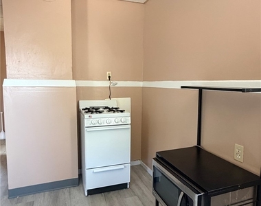 18 Portland Street - Photo Thumbnail 7