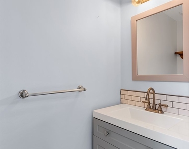 353 Lakefront Boulevard - Photo Thumbnail 10