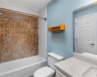 353 Lakefront Boulevard - Photo Thumbnail 14