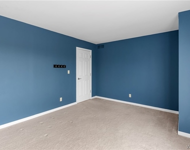 353 Lakefront Boulevard - Photo Thumbnail 17
