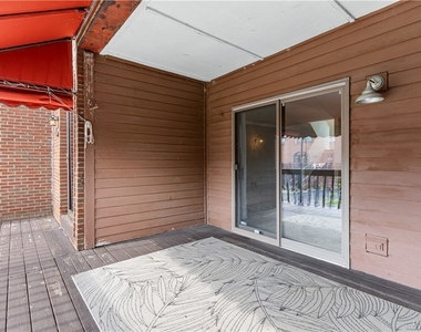 353 Lakefront Boulevard - Photo Thumbnail 3