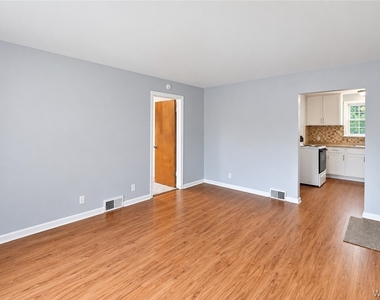 1455 Sheridan Drive - Photo Thumbnail 3