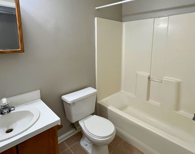 410 Admirals Walk Drive - Photo Thumbnail 13