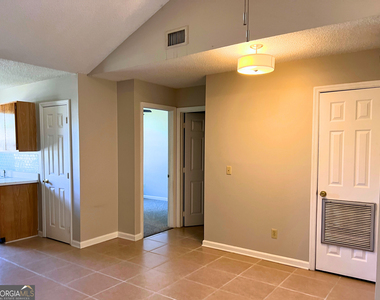 410 Admirals Walk Drive - Photo Thumbnail 2