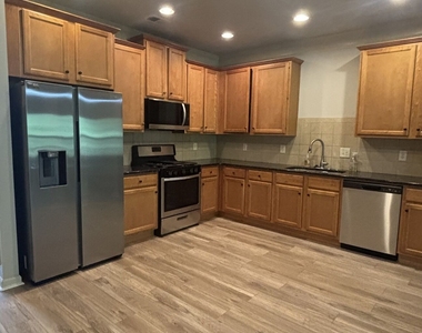 323 Knelston Oak Drive - Photo Thumbnail 5