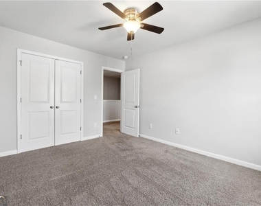 1329 Rosemary Lane - Photo Thumbnail 5