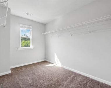1329 Rosemary Lane - Photo Thumbnail 10