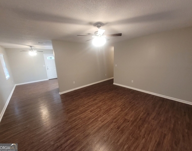 519 Palisade Drive - Photo Thumbnail 3