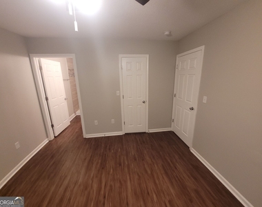 519 Palisade Drive - Photo Thumbnail 2