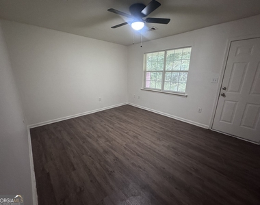 1403 Claxton Dairy Road - Photo Thumbnail 3