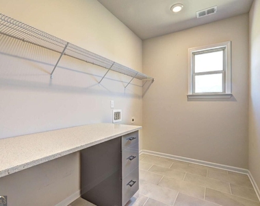188 Blue Iris Court - Photo Thumbnail 17