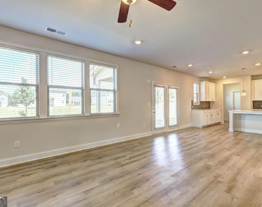 188 Blue Iris Court - Photo Thumbnail 19