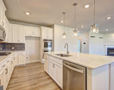 188 Blue Iris Court - Photo Thumbnail 6