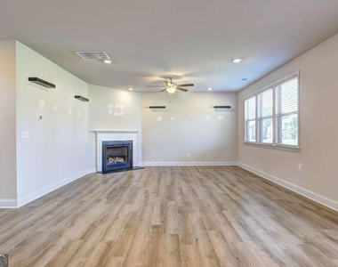 188 Blue Iris Court - Photo Thumbnail 3
